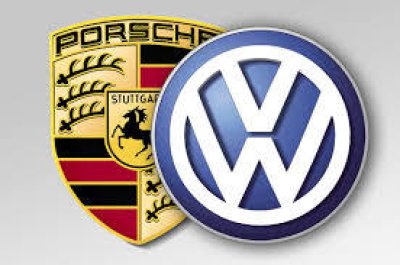 Oslo Car Derby: Porsche vs. Volkswagen